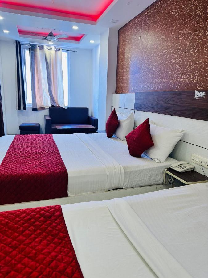 Hôtel Palm Majestic At Airport à New Delhi Extérieur photo