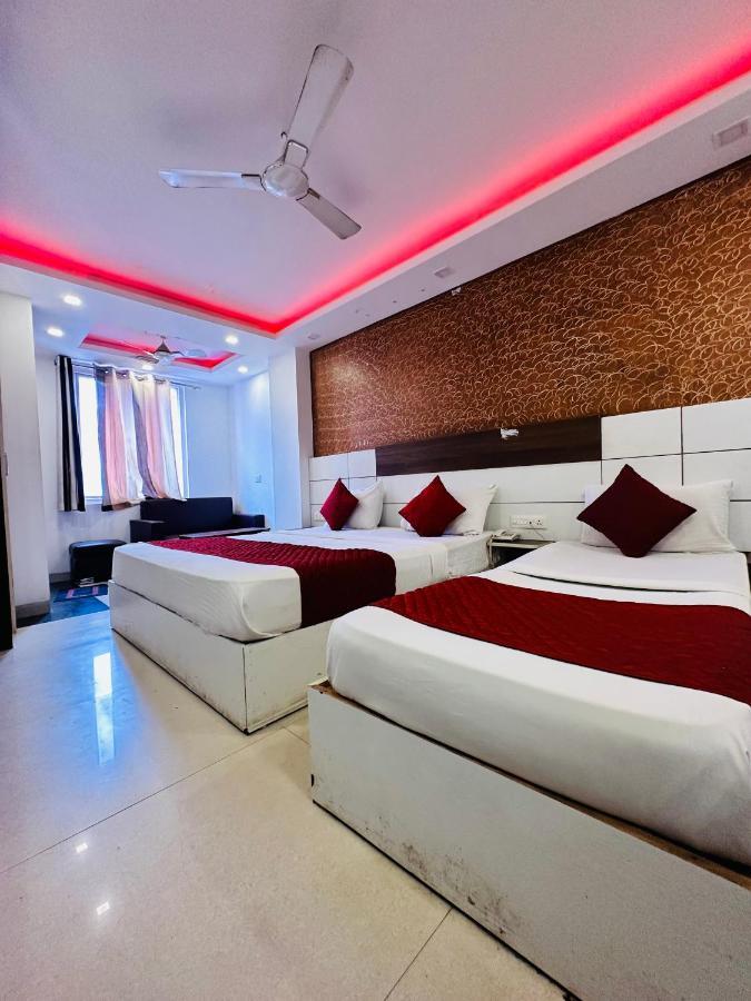 Hôtel Palm Majestic At Airport à New Delhi Extérieur photo