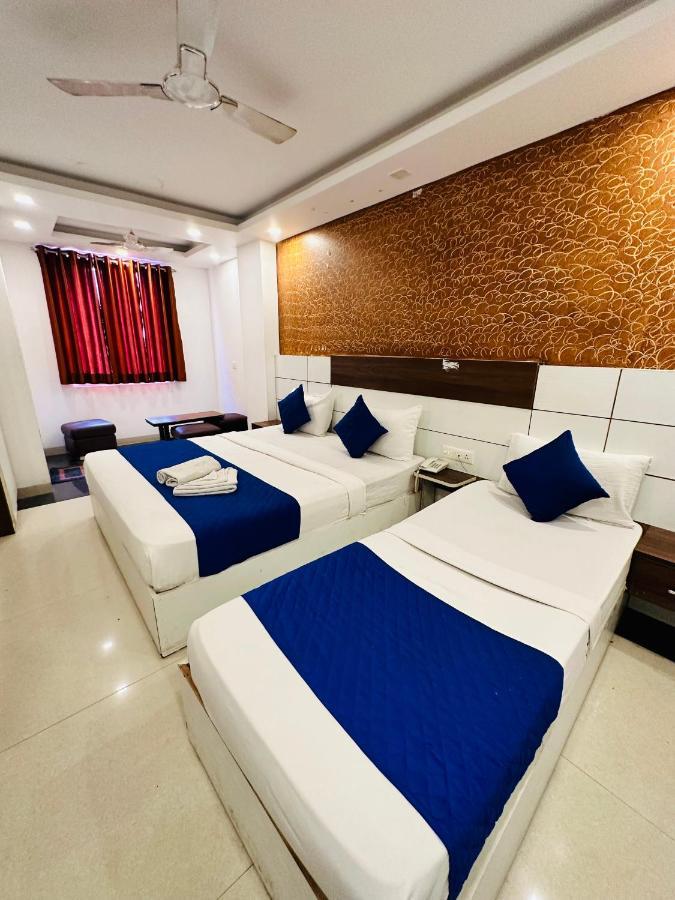 Hôtel Palm Majestic At Airport à New Delhi Extérieur photo